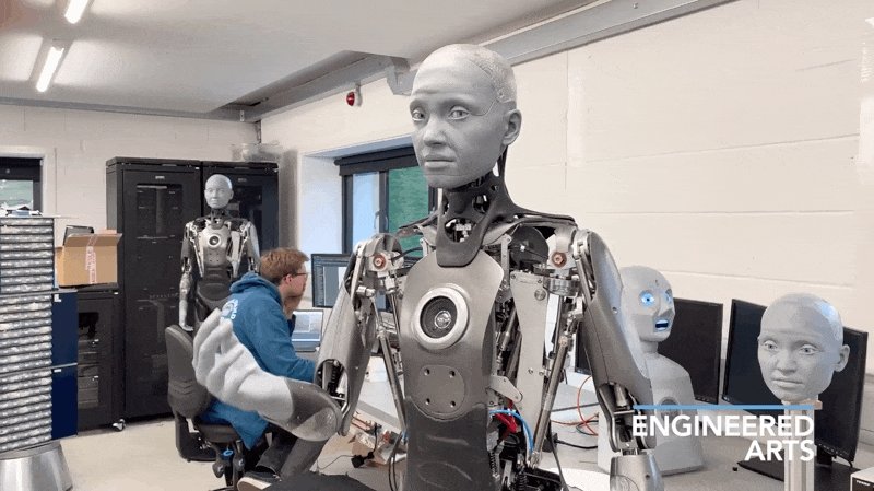 为什么特斯拉的人形机器人长得并不像人？一文了解恐怖谷效应对机器人公司的影响