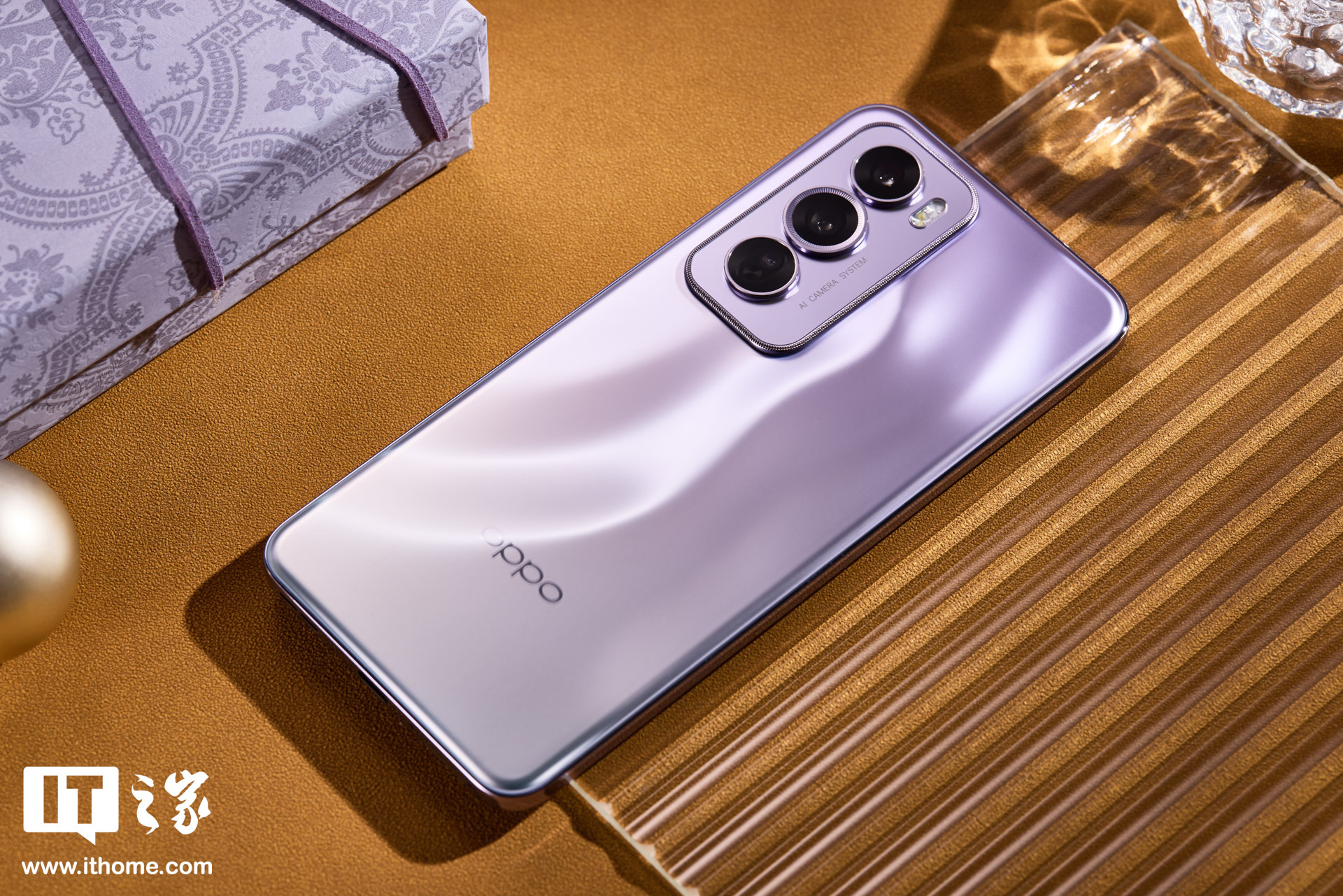 OPPO-Pro-体验-梦幻色-四曲屏-IT之家评测室-第一台能发布实况照片的安卓机-Reno12