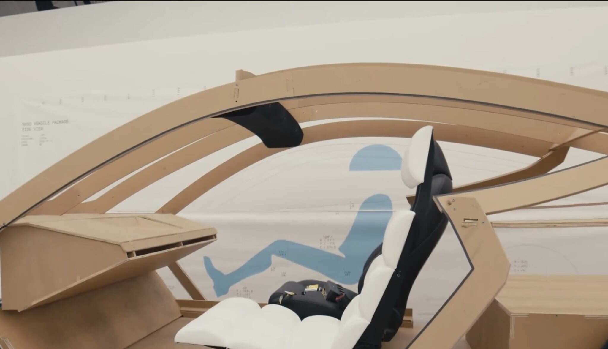 无方向盘-采用两座设计-疑似特斯拉Cybercab自动驾驶出租车现身官方视频