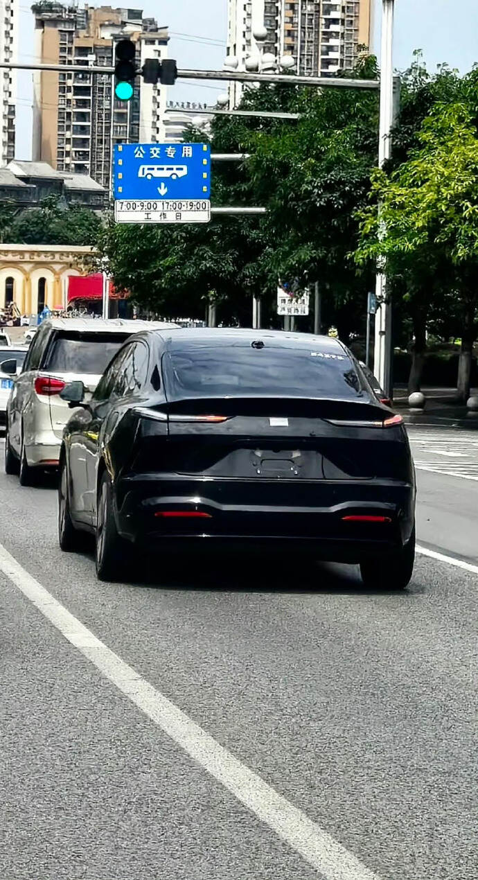 21.99-黑色款实车曝光-L60-预售价-万元起-蔚来旗下乐道