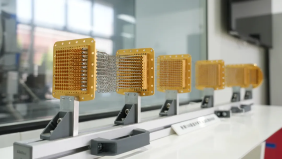 打破封锁！量子计算机本源悟空核心部件高密度微波互连模组实现完全国产化