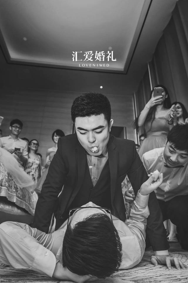 号称戴上特定镜片即可看到屏幕内容-苹果-学生饭卡爆改手机登微博热搜-魔改而成-iPhone