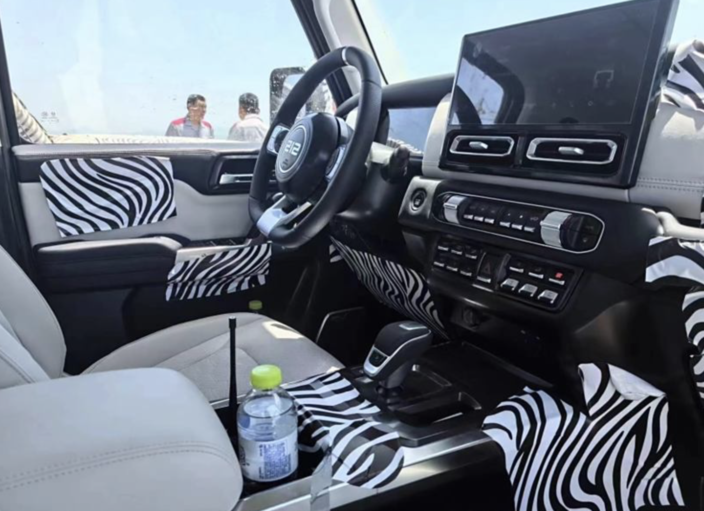 新增悬浮中控-6-北汽新款-月-越野车内饰曝光-有望-212-6-日发布